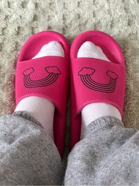 NOBO Hot Pink Cloud Rainbow Slide Sandals Size 7 Narrow